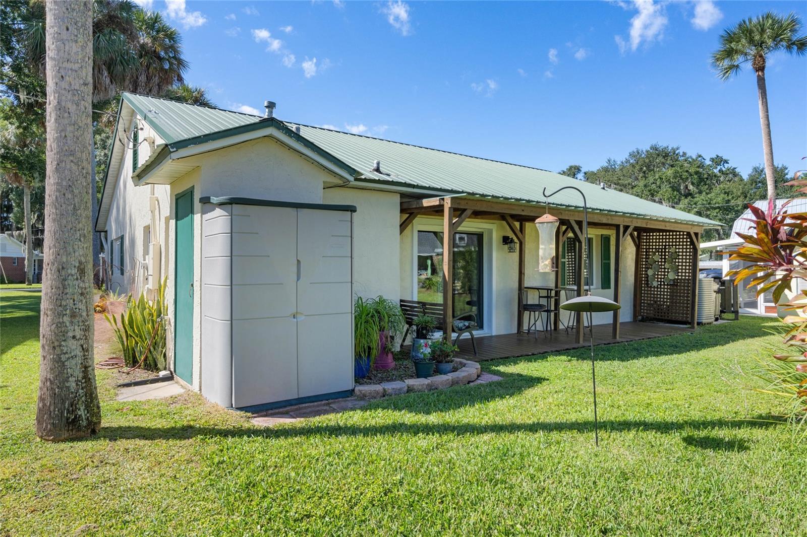 ROD N REEL CLUB - Residential