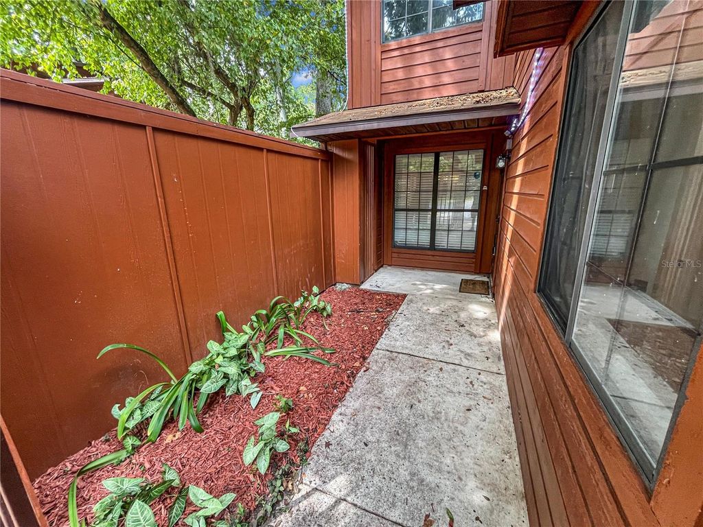 Photo of 5530 SW 8th Place, Gainesville, FL 32607 (MLS # O6345618)