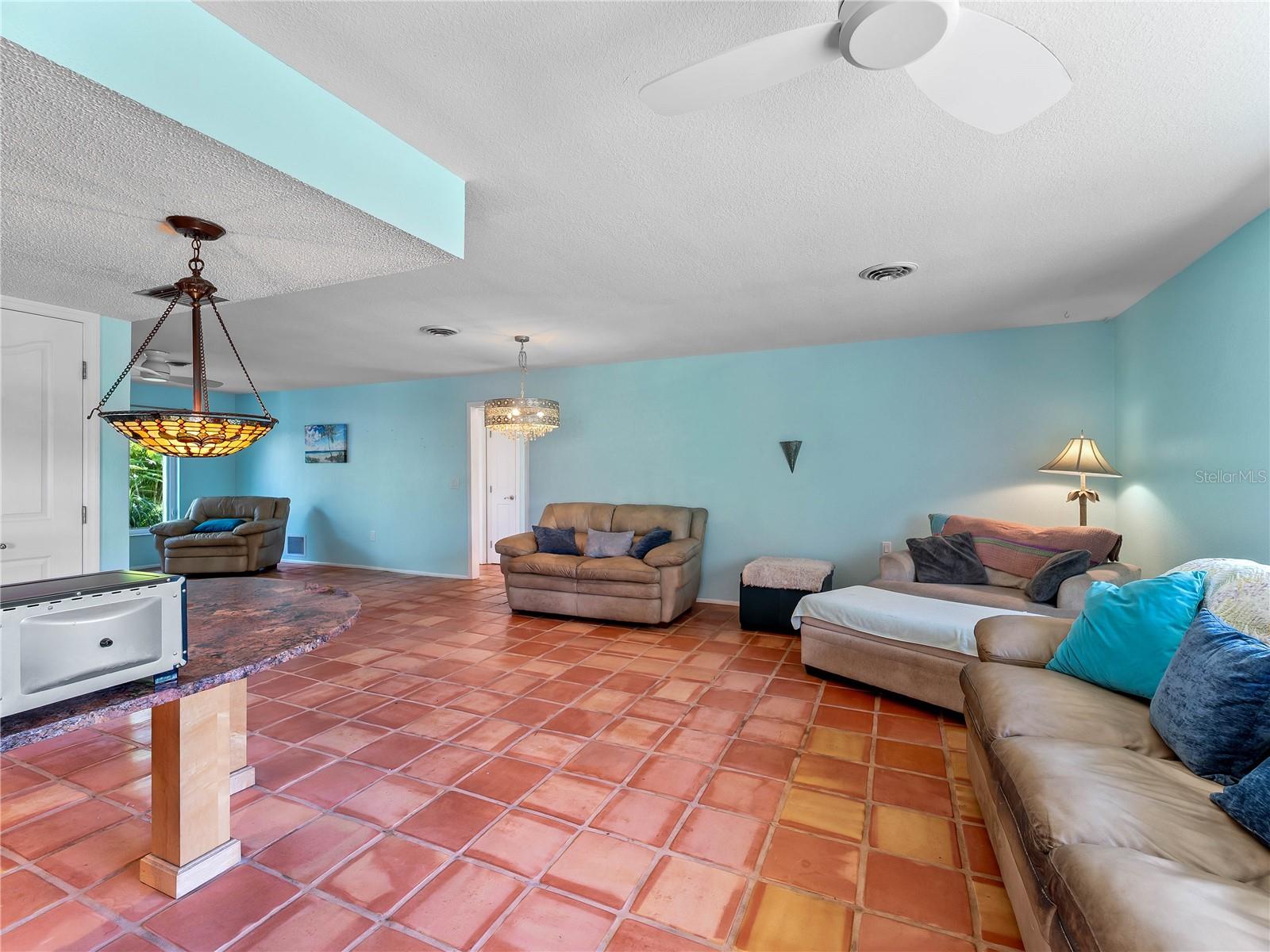 BAY-VISTA BLVD SEC/ENGLEW - Residential