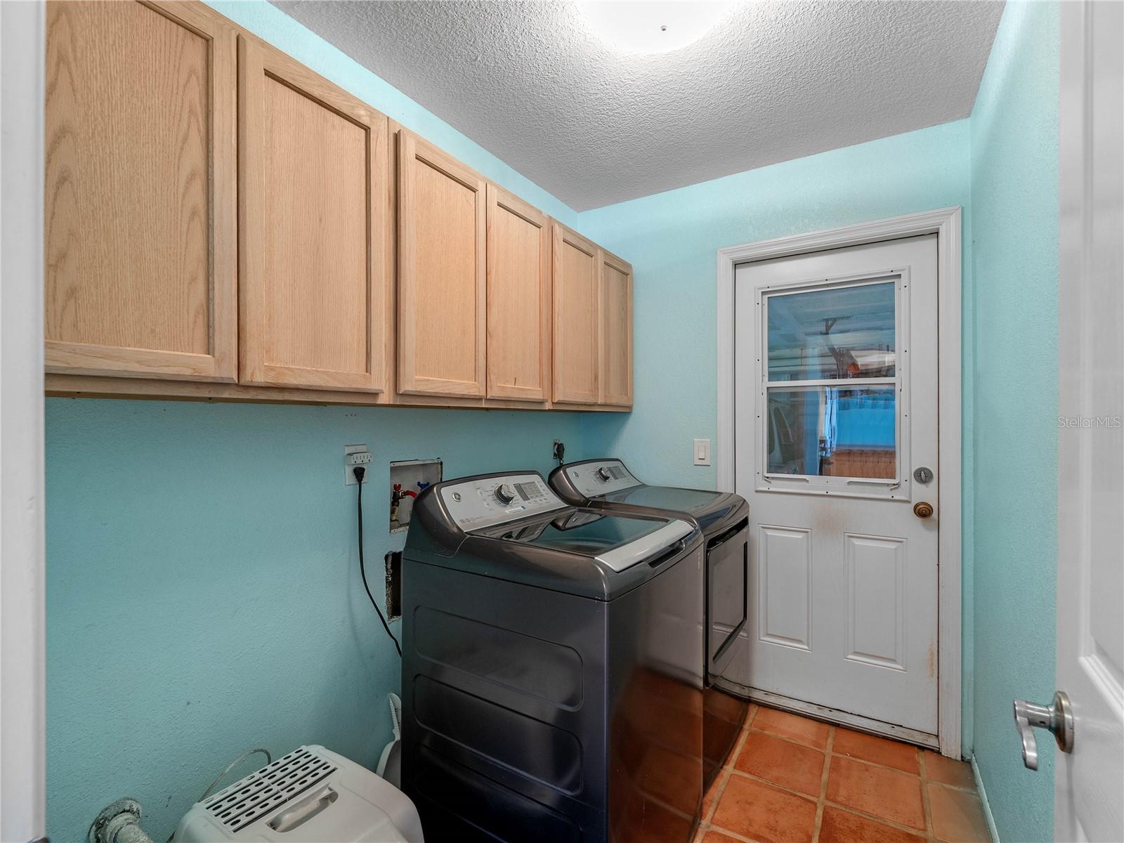 BAY-VISTA BLVD SEC/ENGLEW - Residential