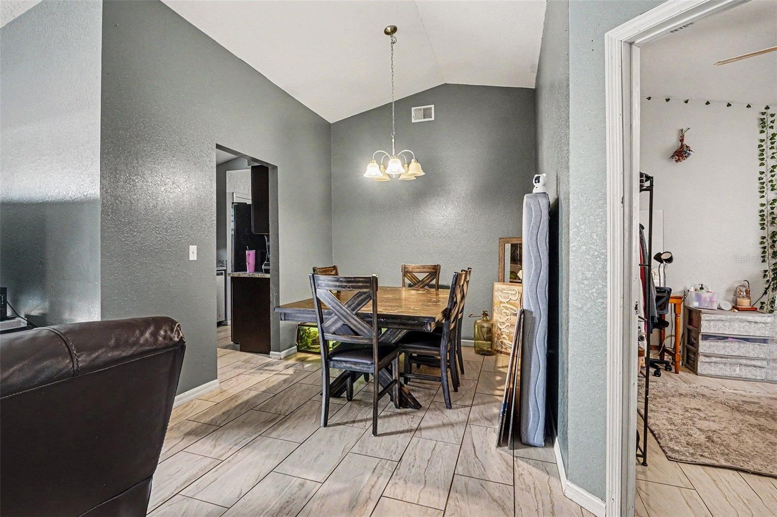 2435 PARKLAND DRIVE