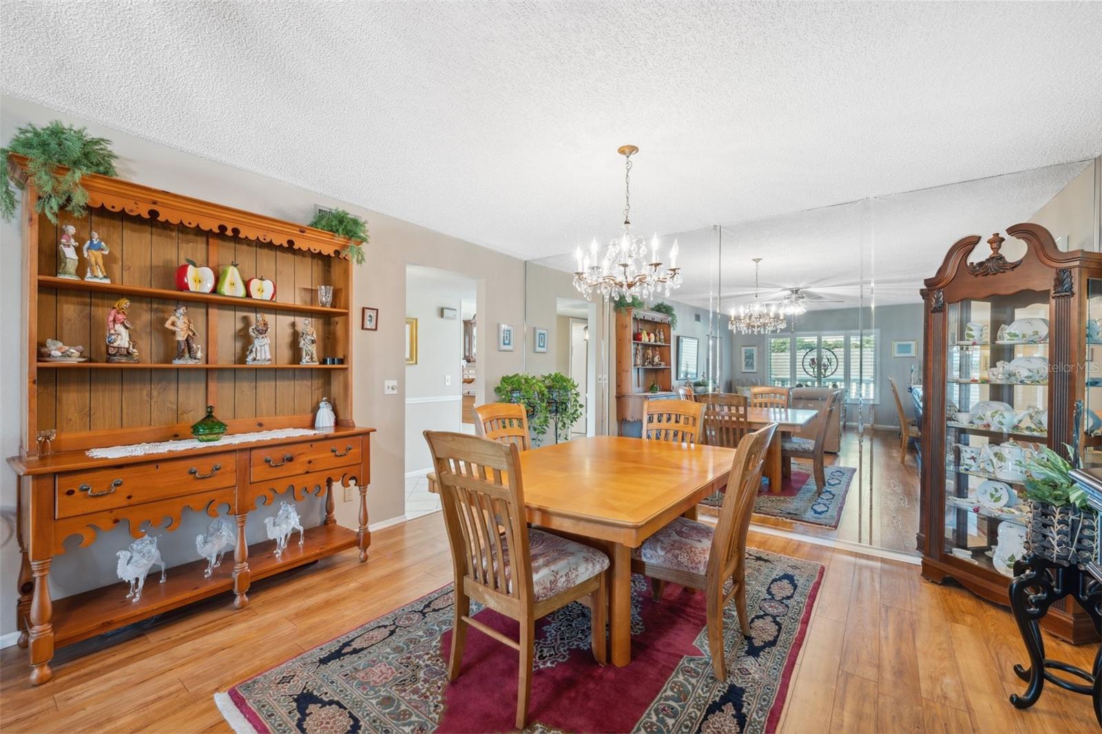 ON TOP OF THE WORLD - Residential