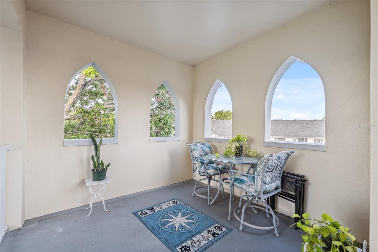 ON TOP OF THE WORLD - Residential