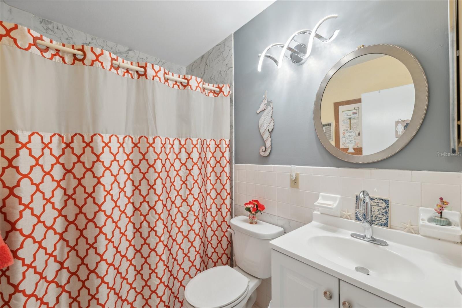 ON TOP OF THE WORLD - Residential