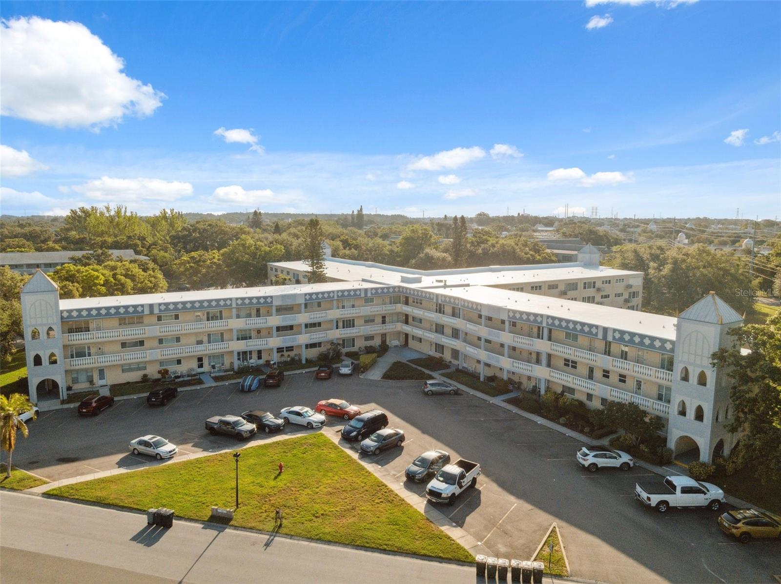 ON TOP OF THE WORLD - Residential