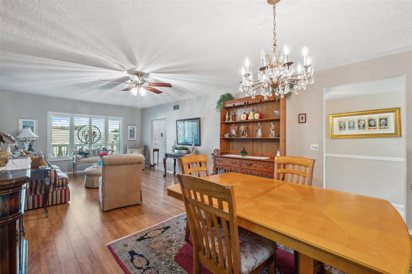 ON TOP OF THE WORLD - Residential