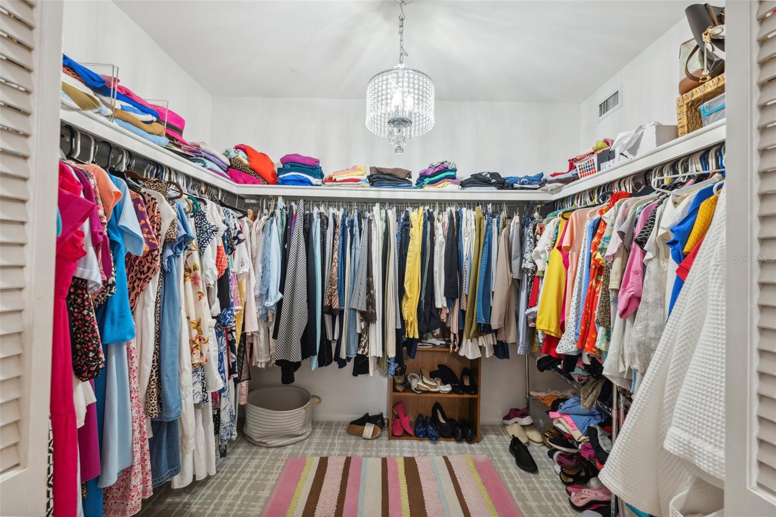 ON TOP OF THE WORLD - Residential