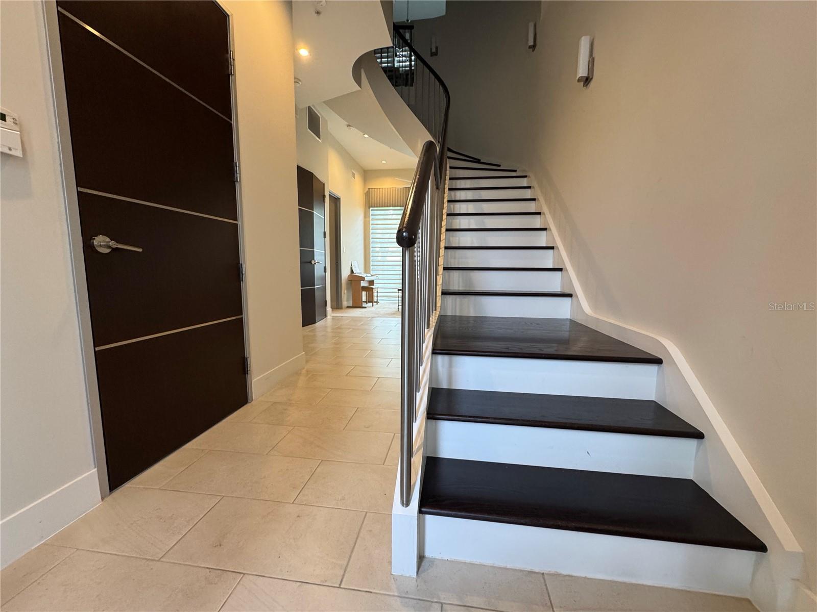 239 COSMOPOLITAN COURT