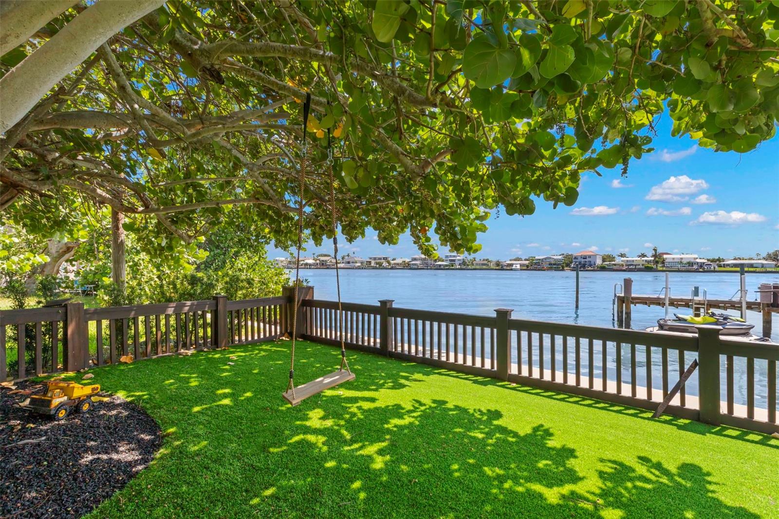 MANDALAY SUB - Residential Lease