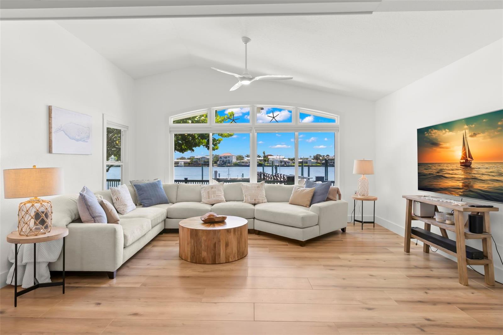 MANDALAY SUB - Residential Lease