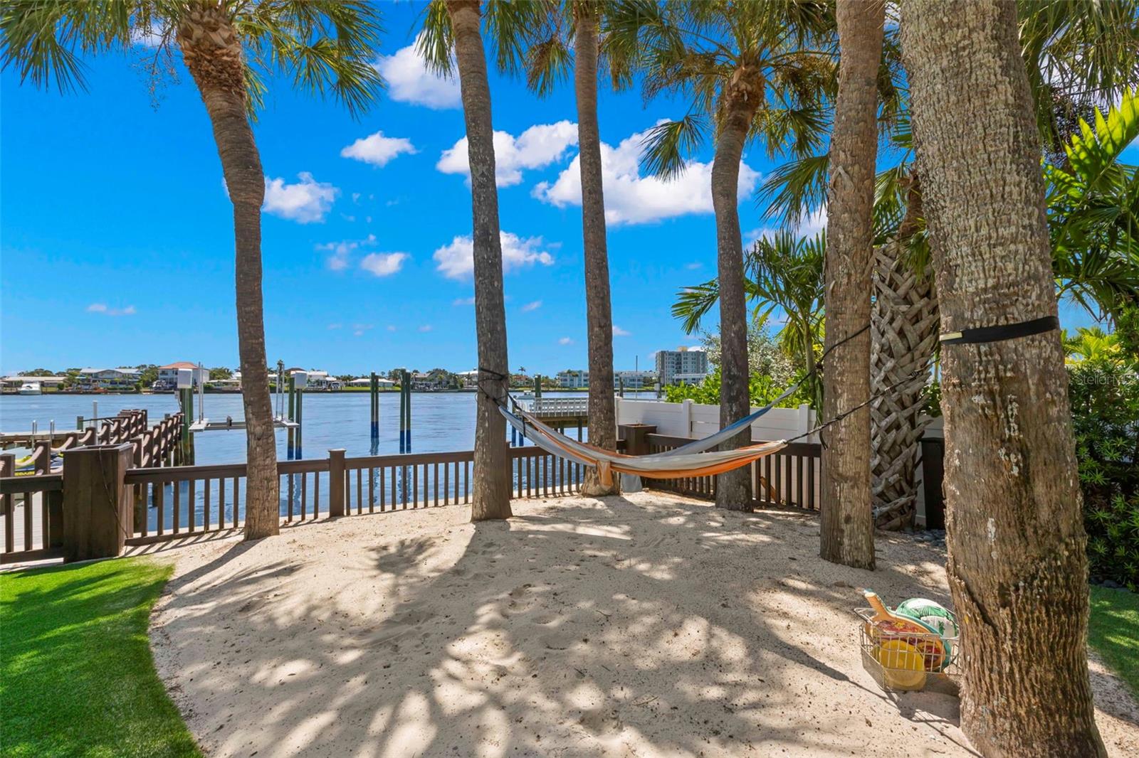 MANDALAY SUB - Residential Lease