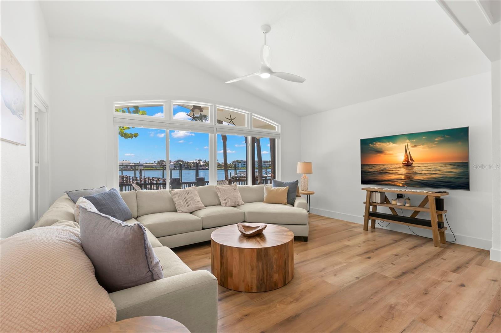 MANDALAY SUB - Residential Lease