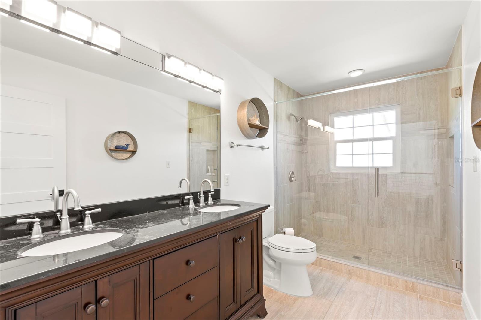 MANDALAY SUB - Residential Lease