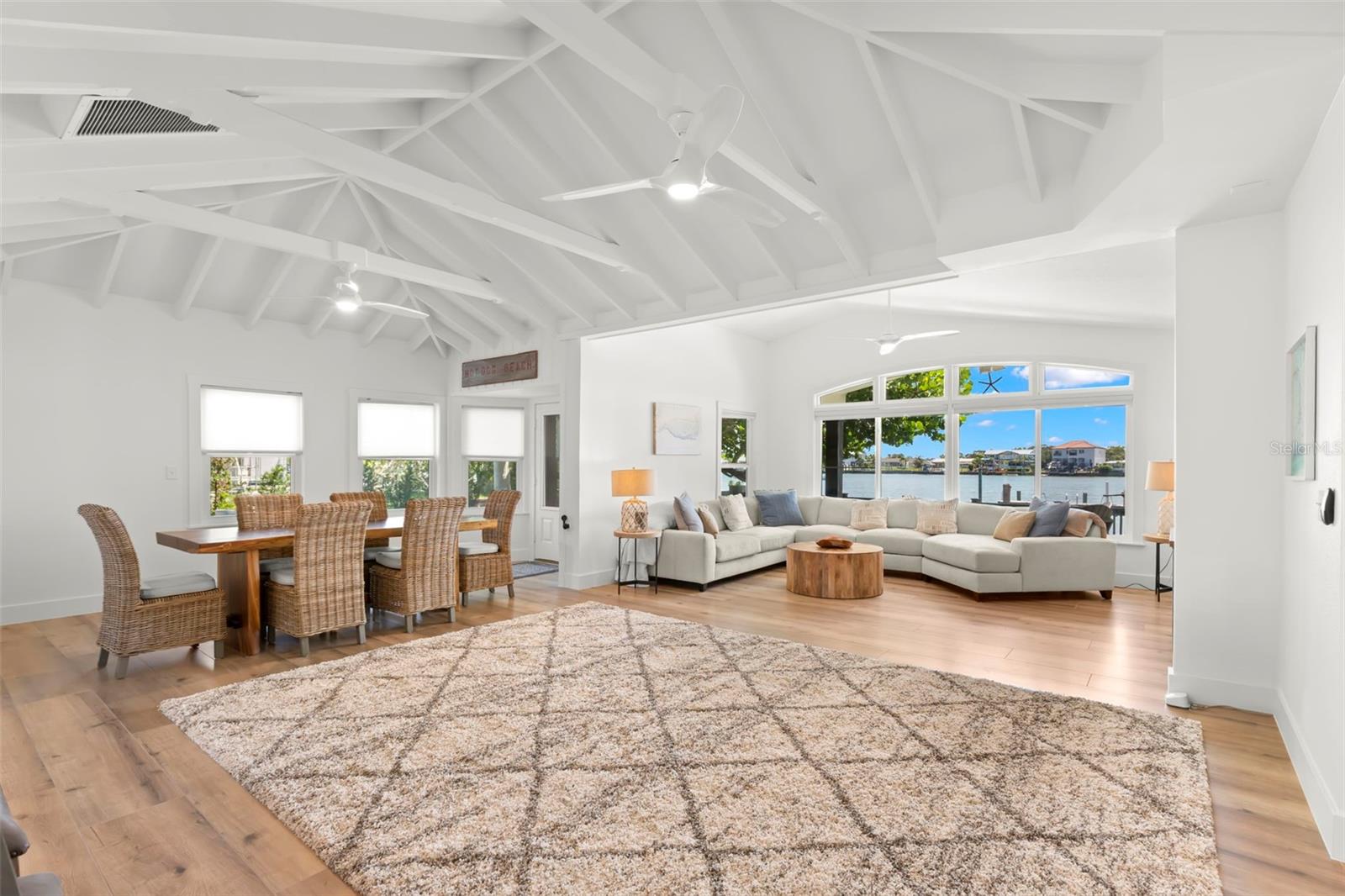 MANDALAY SUB - Residential Lease