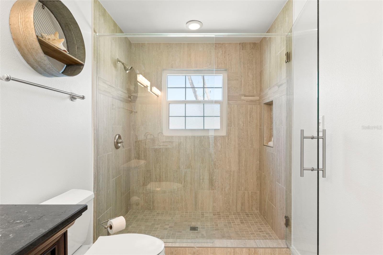 MANDALAY SUB - Residential Lease