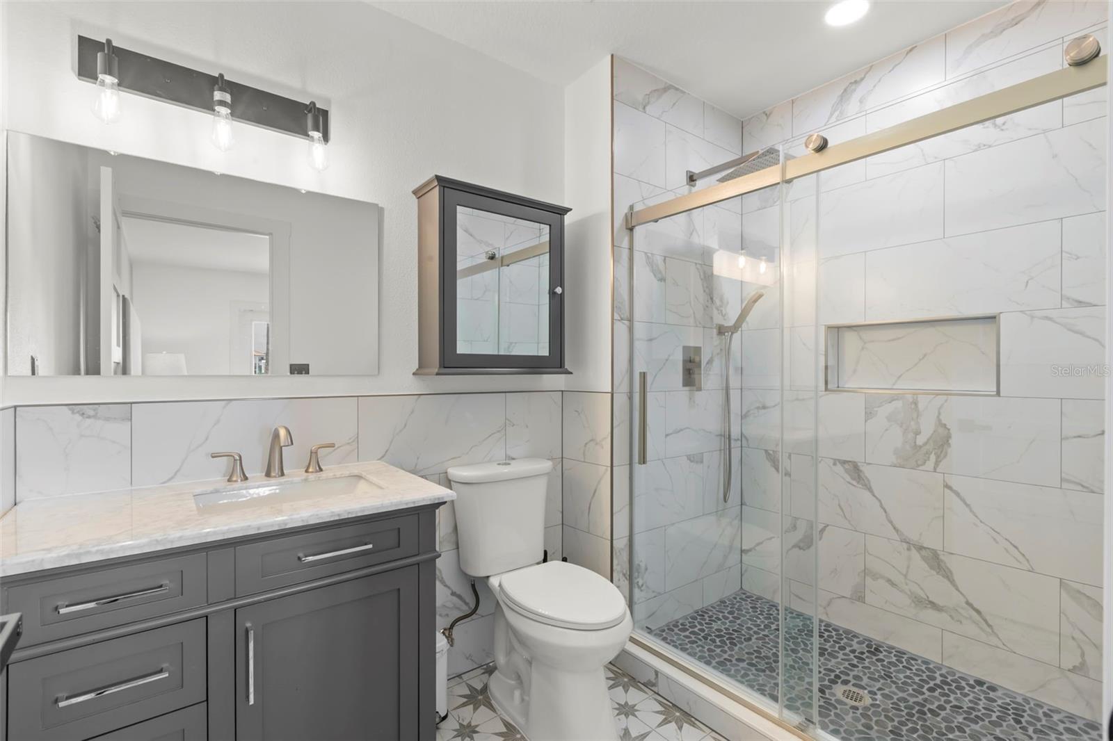 MANDALAY SUB - Residential Lease