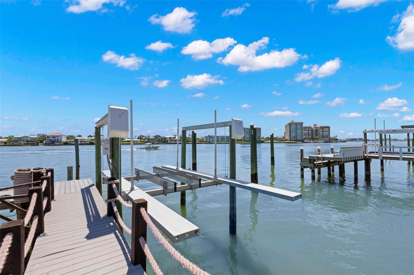 MANDALAY SUB - Residential Lease