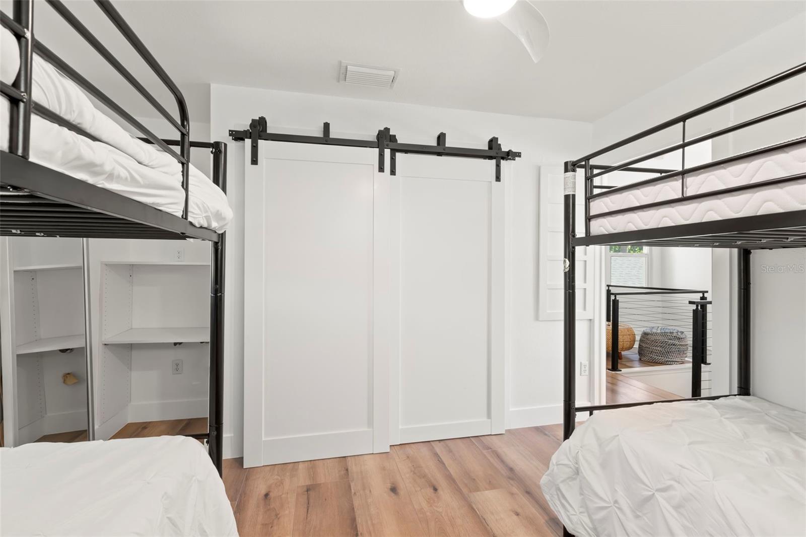 MANDALAY SUB - Residential Lease