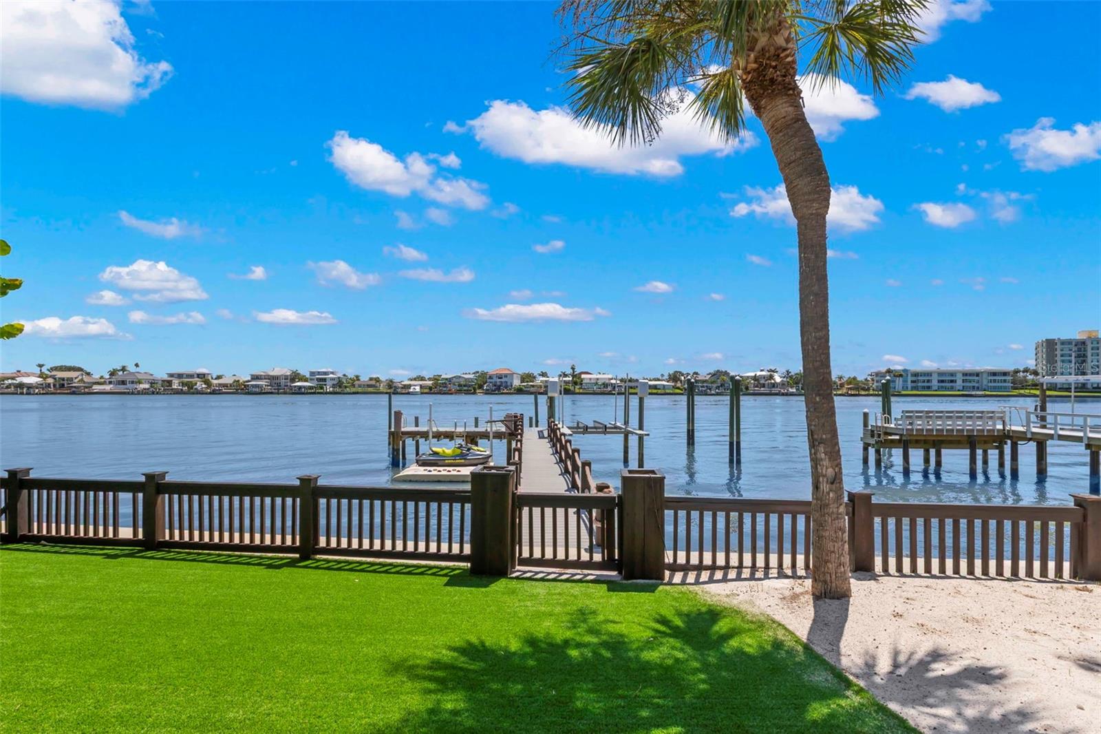 MANDALAY SUB - Residential Lease