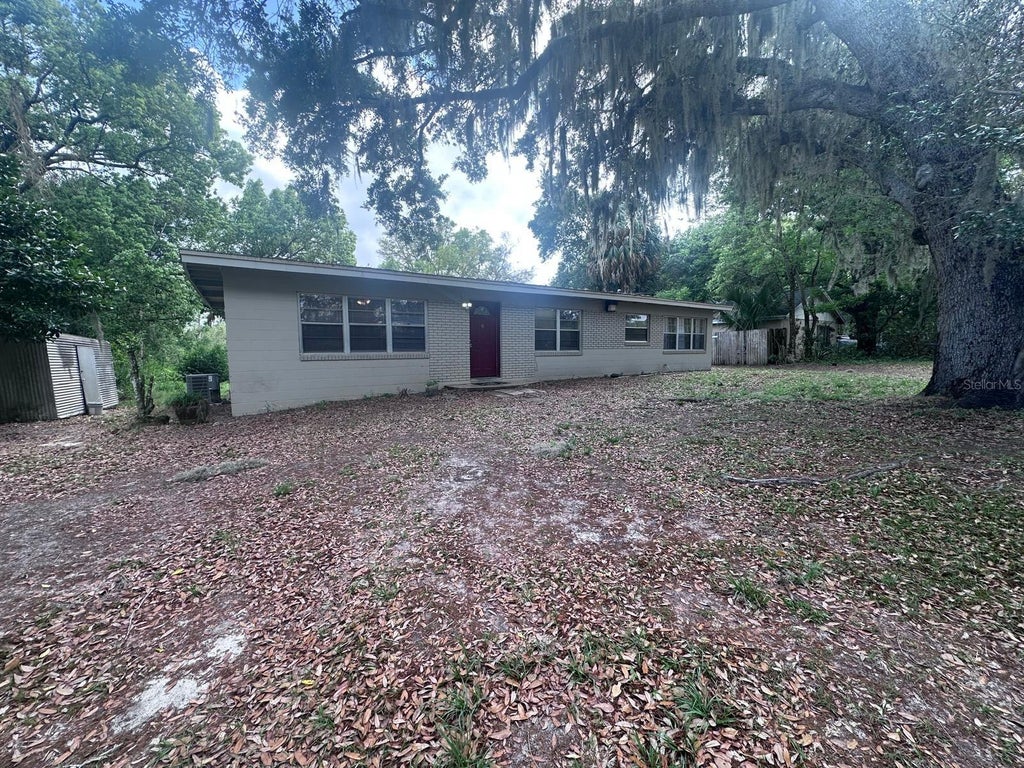 Photo of 3412 Oranole Road, Orlando, FL 32810 (MLS # V4950364)