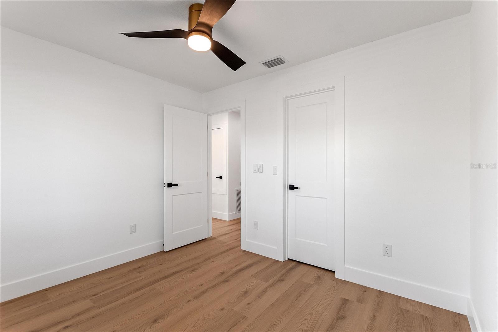COUNTRY PLACE WEST UNIT II - Residential
