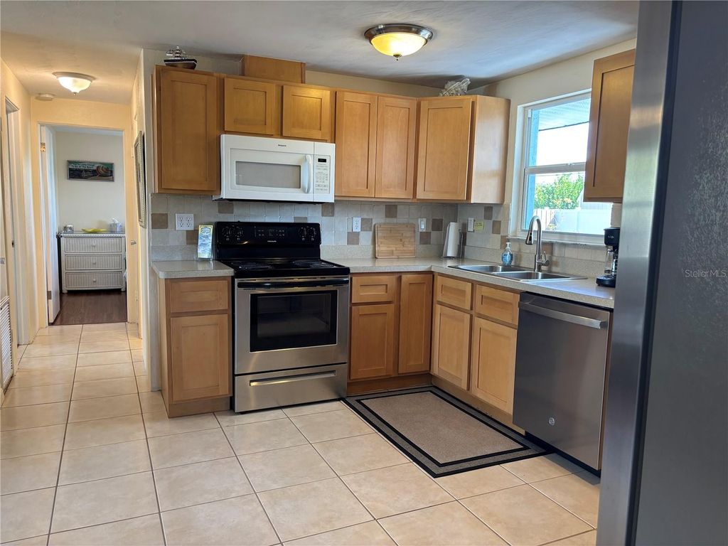 Photo of 231 Lakeview Lane, Englewood, FL 34223 (MLS # D6146789)