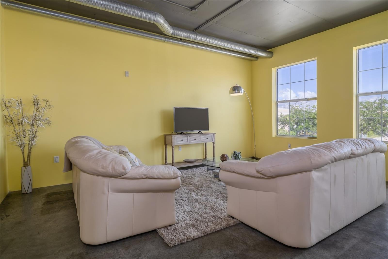 208 WALL STREET 204