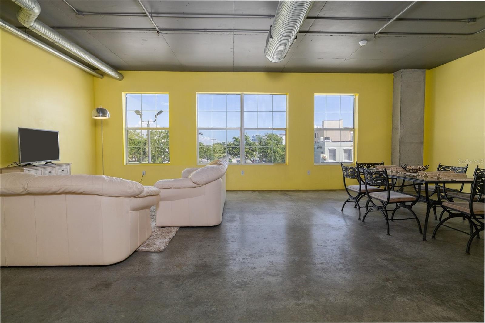 208 WALL STREET 204