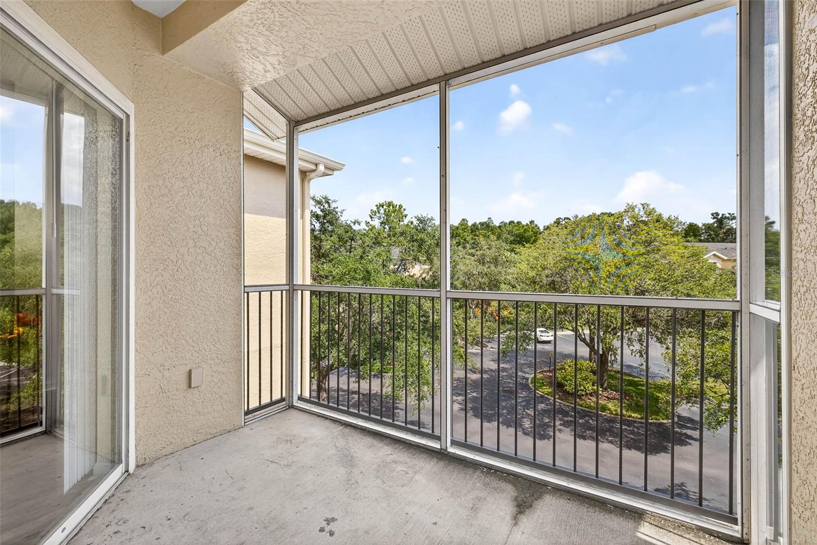OXFORD PLACE AT TAMPA PALMS A - Residential Lease