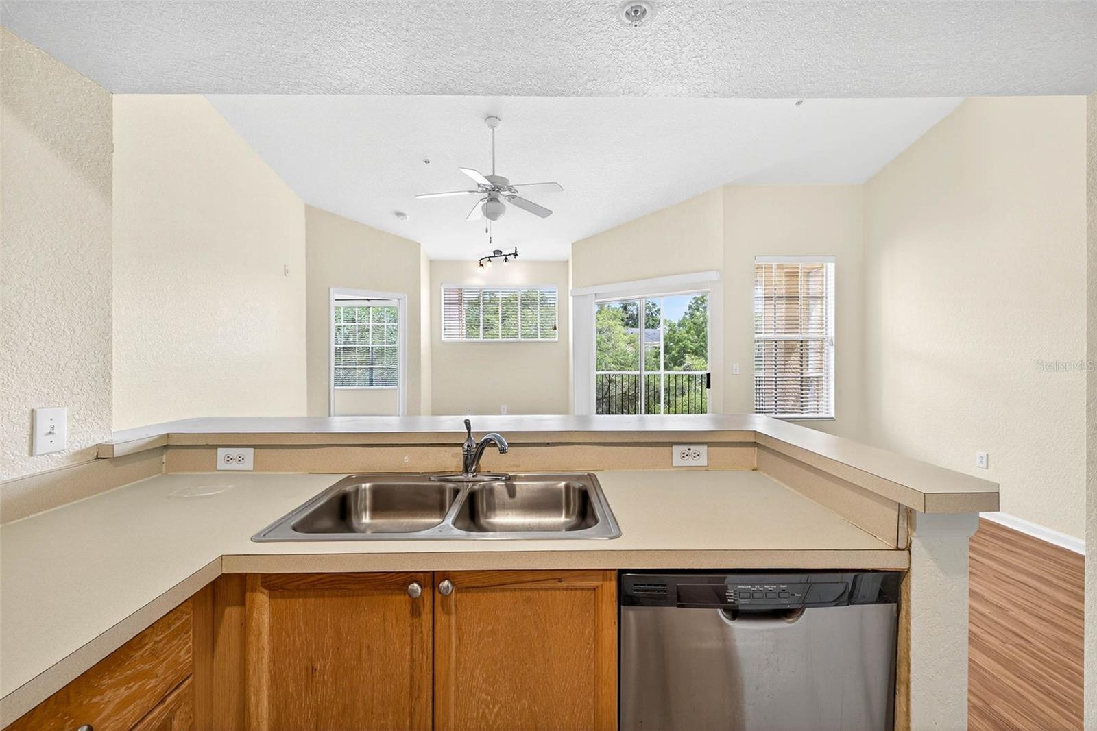 OXFORD PLACE AT TAMPA PALMS A - Residential Lease