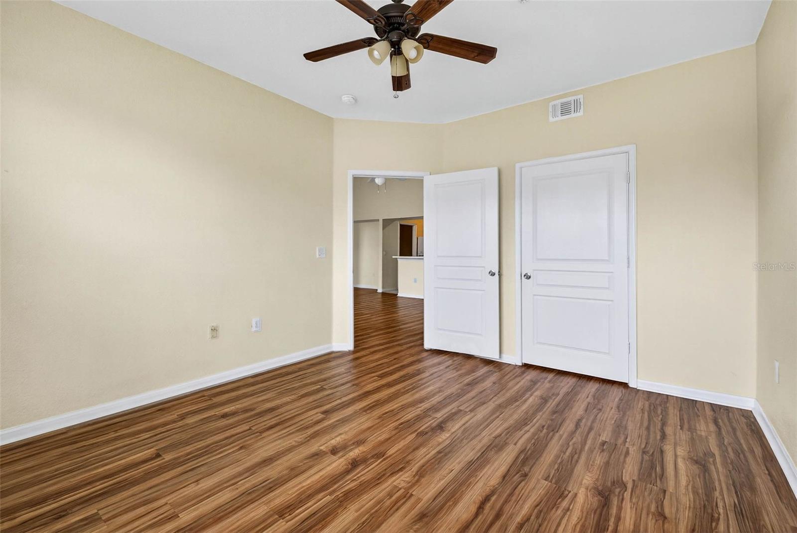 OXFORD PLACE AT TAMPA PALMS A - Residential Lease