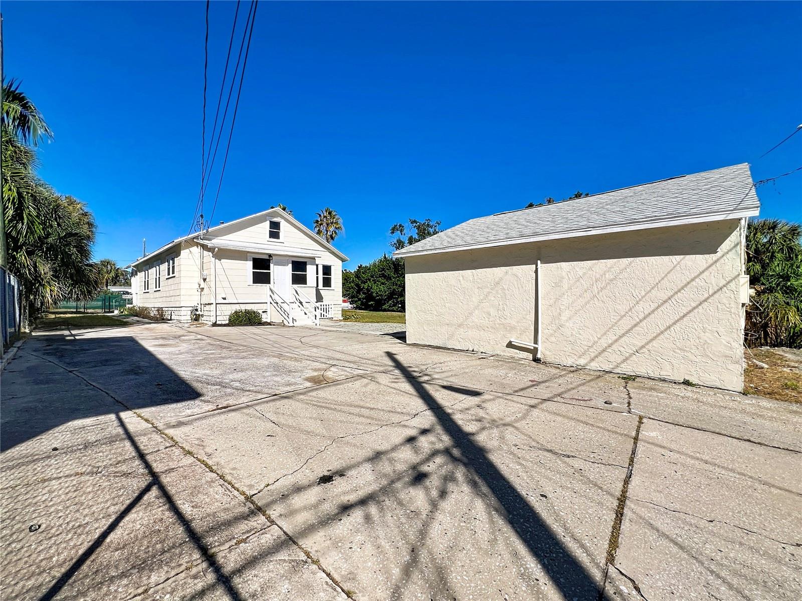 CROMWELL HEIGHTS - Residential Income