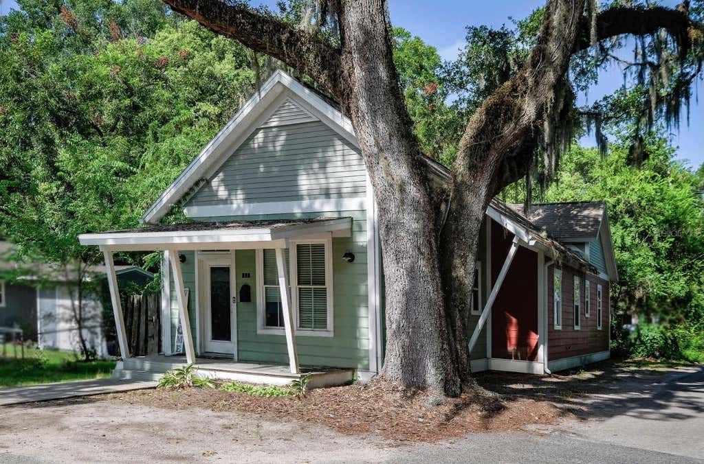 Photo of 727 NW 4th Avenue, Gainesville, FL 32601 (MLS # GC541940)
