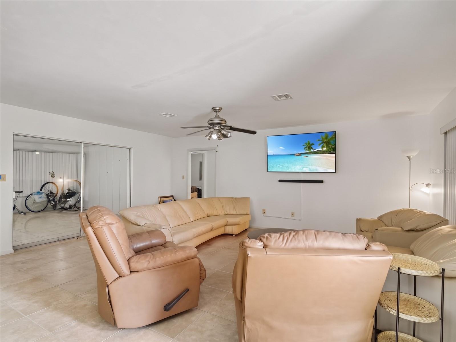 562 E TARPON BOULEVARD NW, PORT CHARLOTTE, FL, 33952 2 562 E TARPON BOULEVARD NW