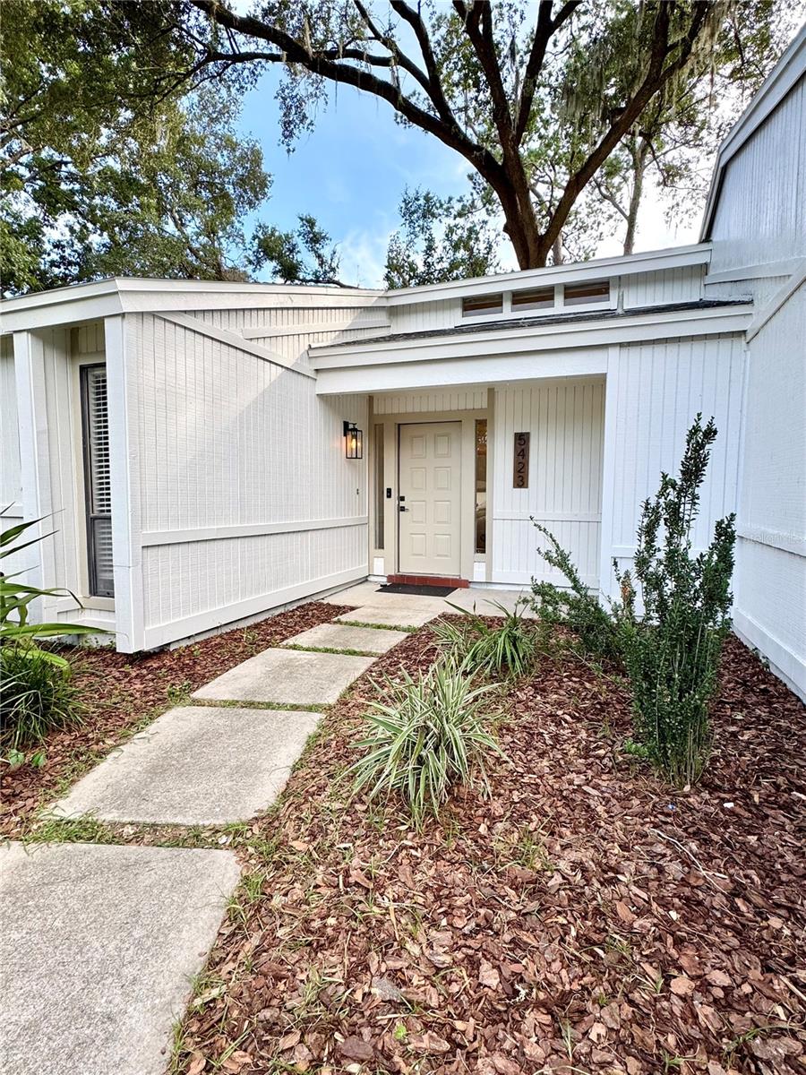 BLACK OAKS - Residential