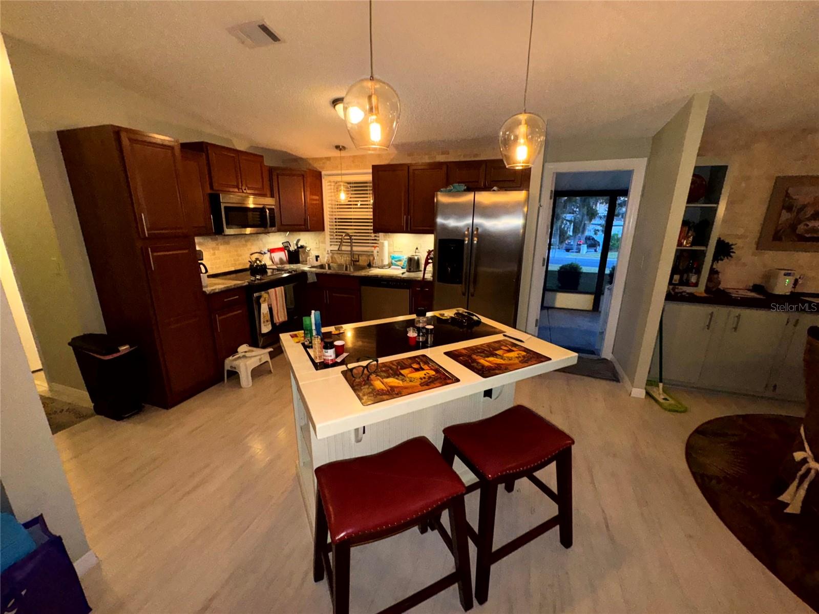 LADY LAKE ORANGE BLOSSOM GARDENS UNIT 09 - Residential