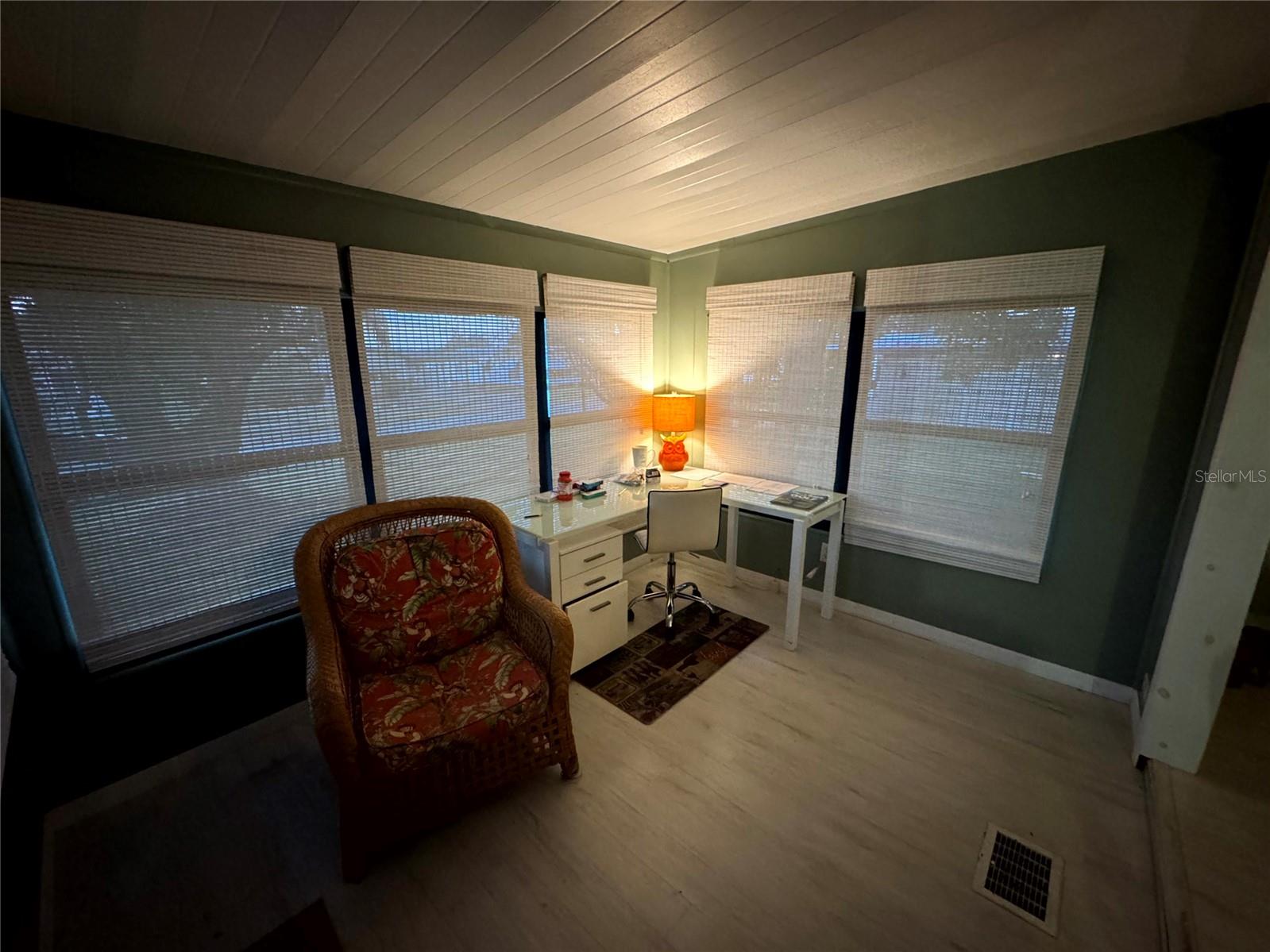 LADY LAKE ORANGE BLOSSOM GARDENS UNIT 09 - Residential