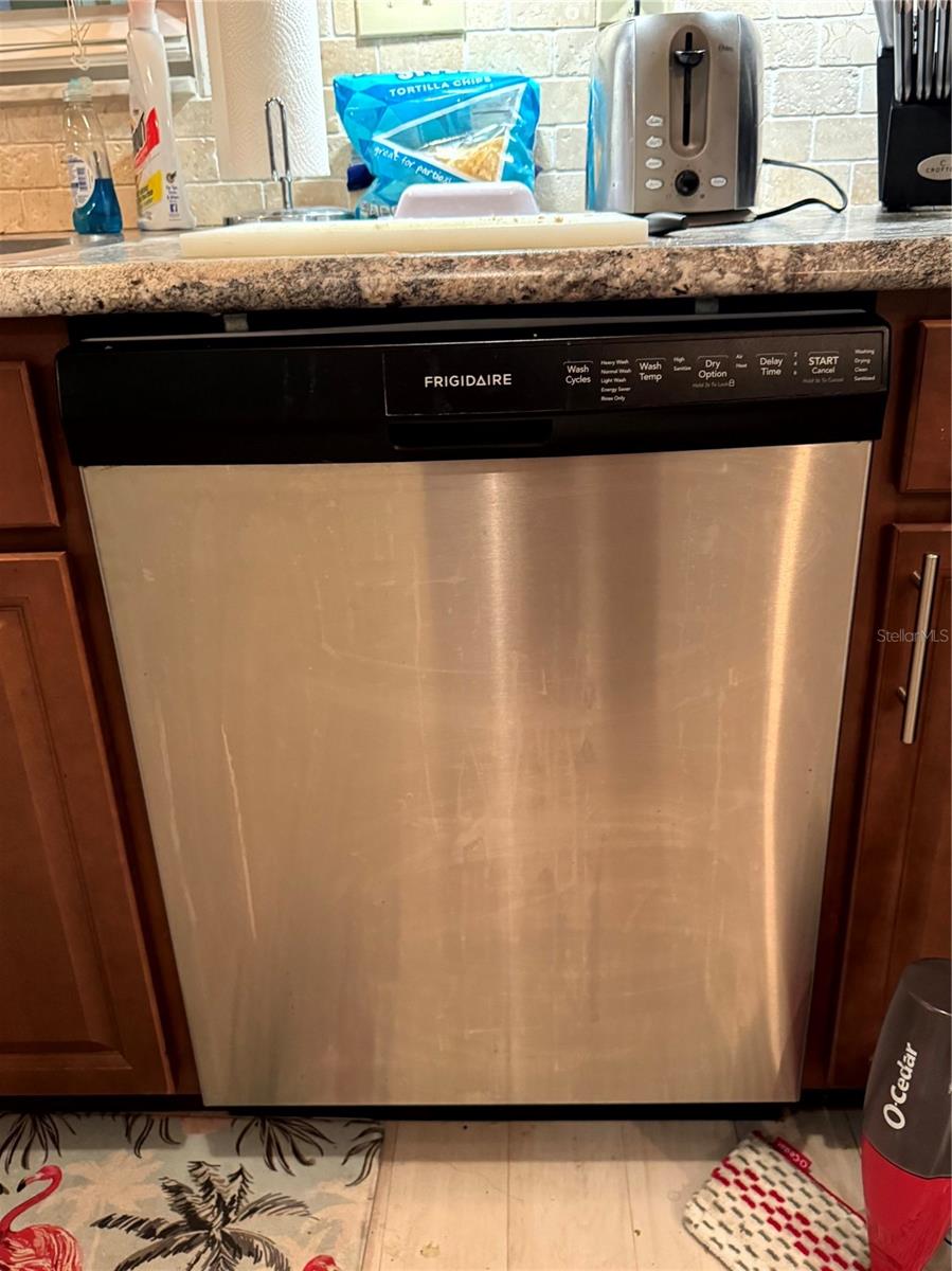 LADY LAKE ORANGE BLOSSOM GARDENS UNIT 09 - Residential