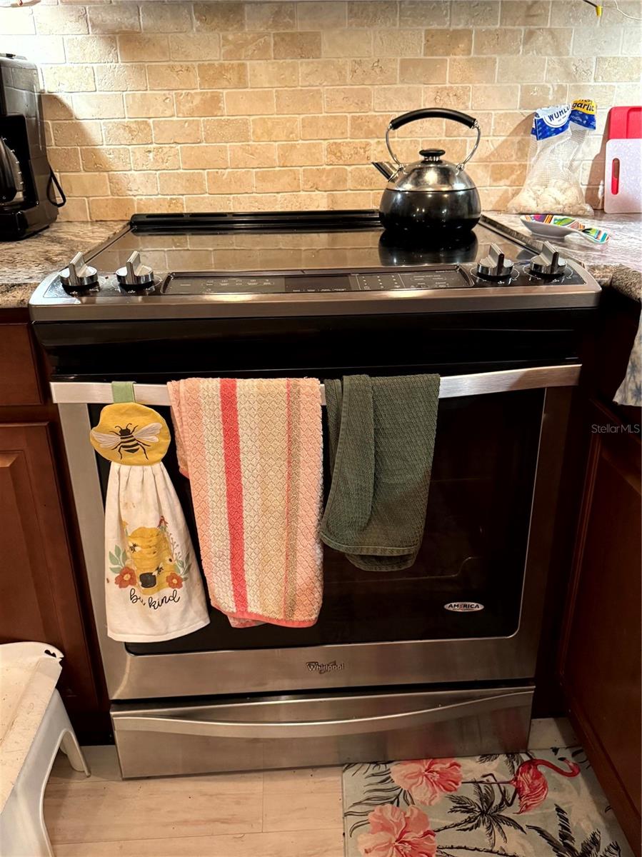 LADY LAKE ORANGE BLOSSOM GARDENS UNIT 09 - Residential