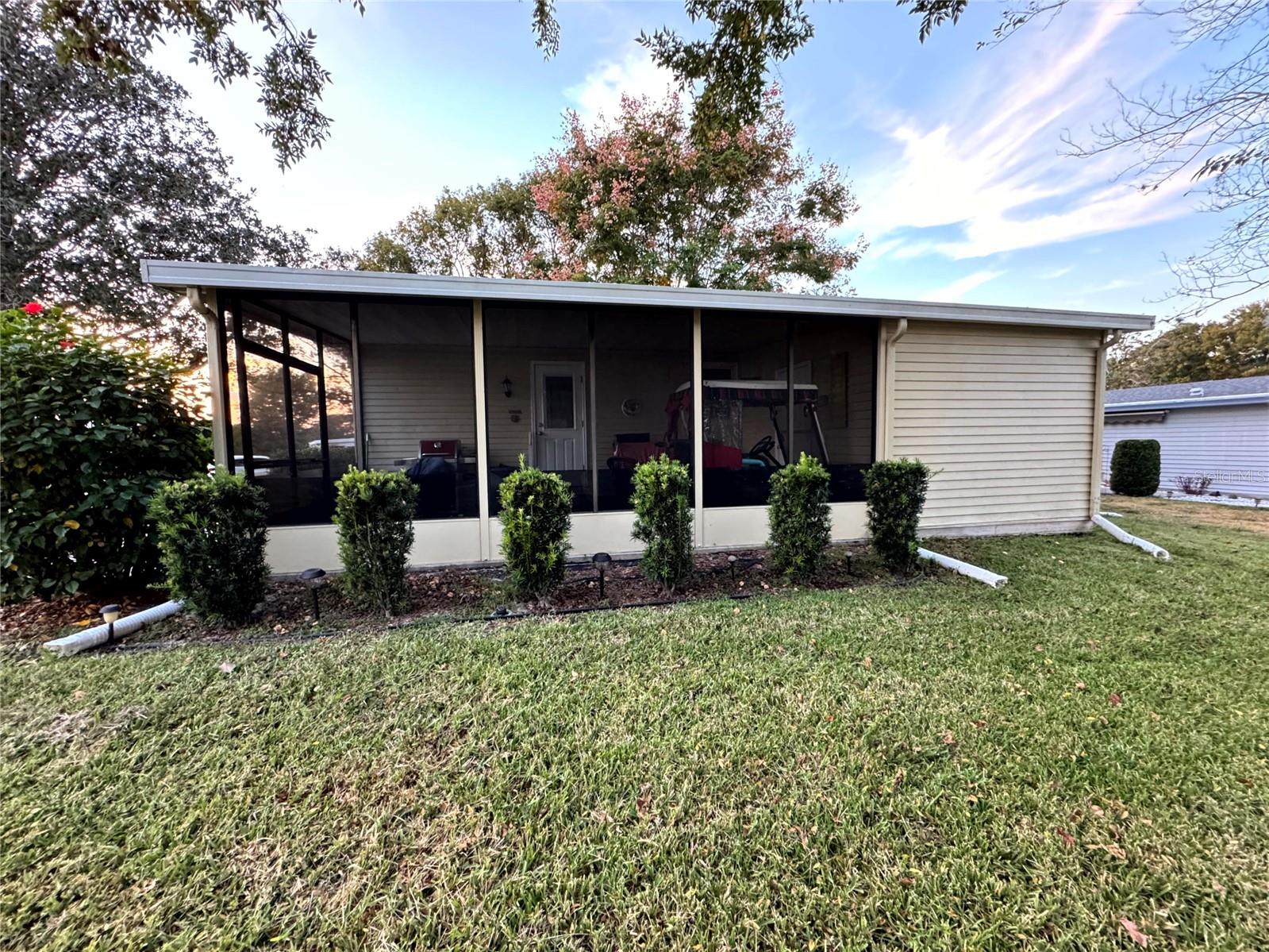 LADY LAKE ORANGE BLOSSOM GARDENS UNIT 09 - Residential