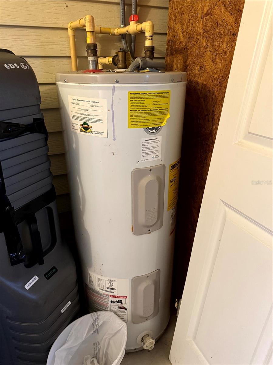 LADY LAKE ORANGE BLOSSOM GARDENS UNIT 09 - Residential