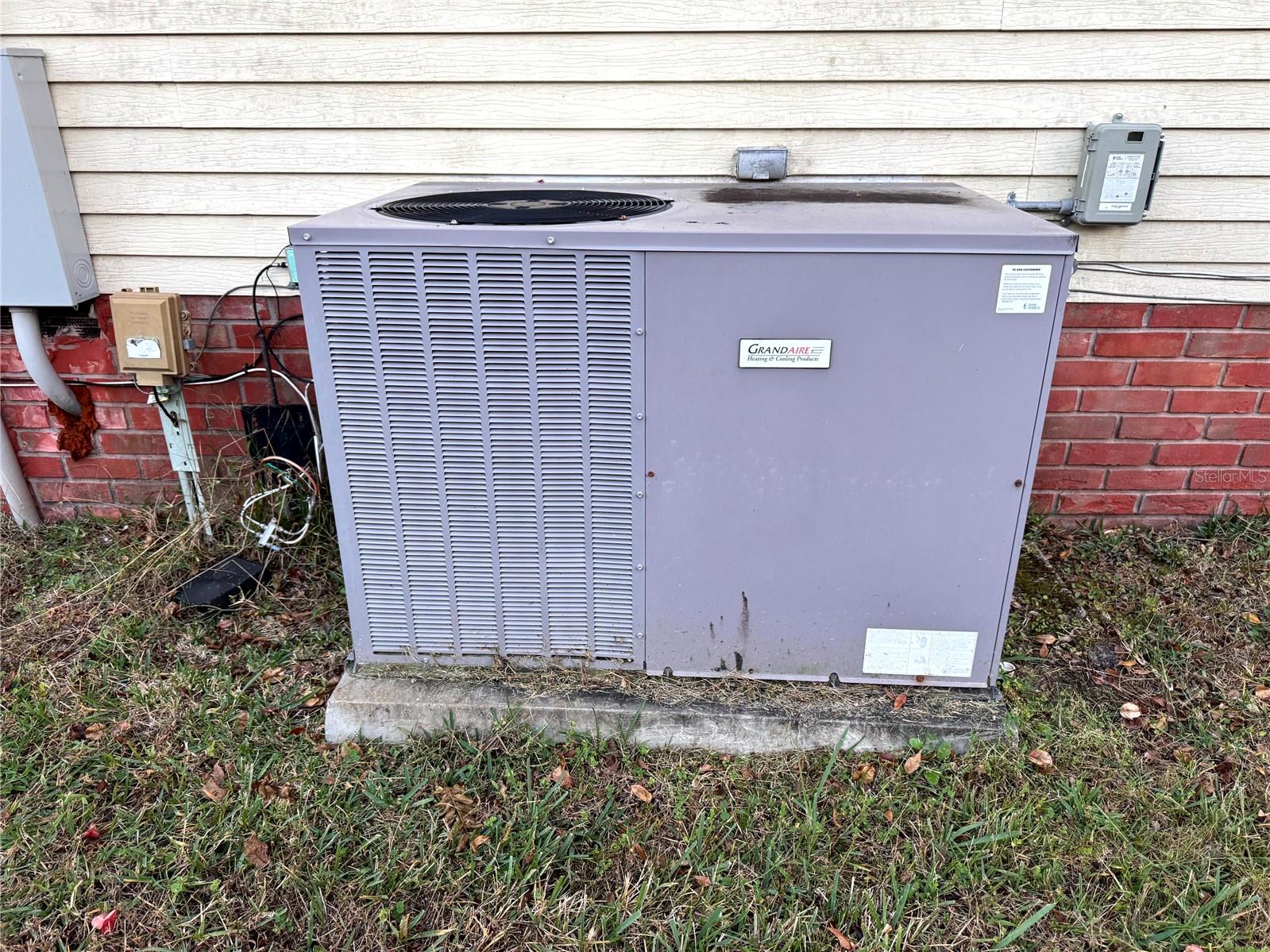 LADY LAKE ORANGE BLOSSOM GARDENS UNIT 09 - Residential