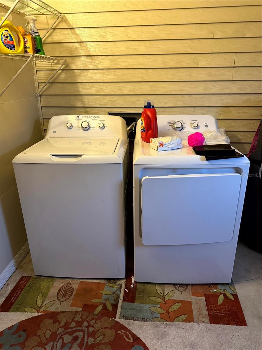 LADY LAKE ORANGE BLOSSOM GARDENS UNIT 09 - Residential