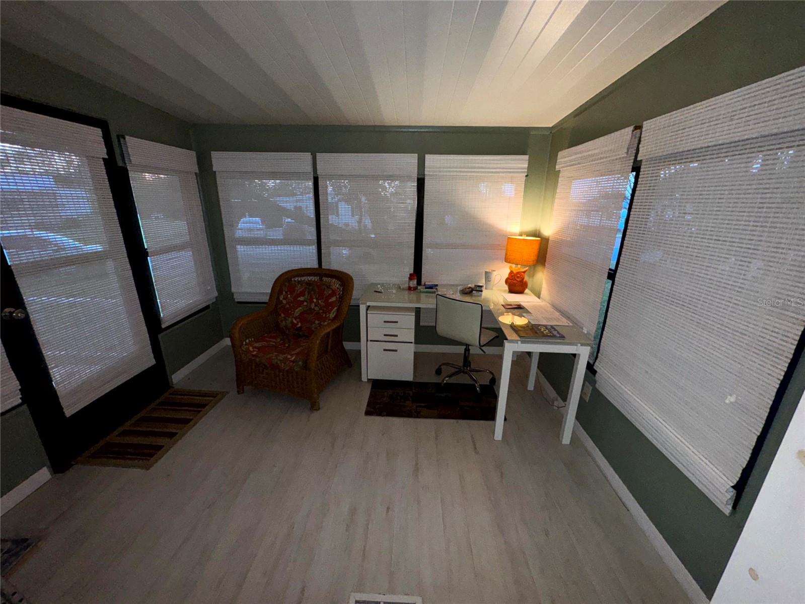 LADY LAKE ORANGE BLOSSOM GARDENS UNIT 09 - Residential