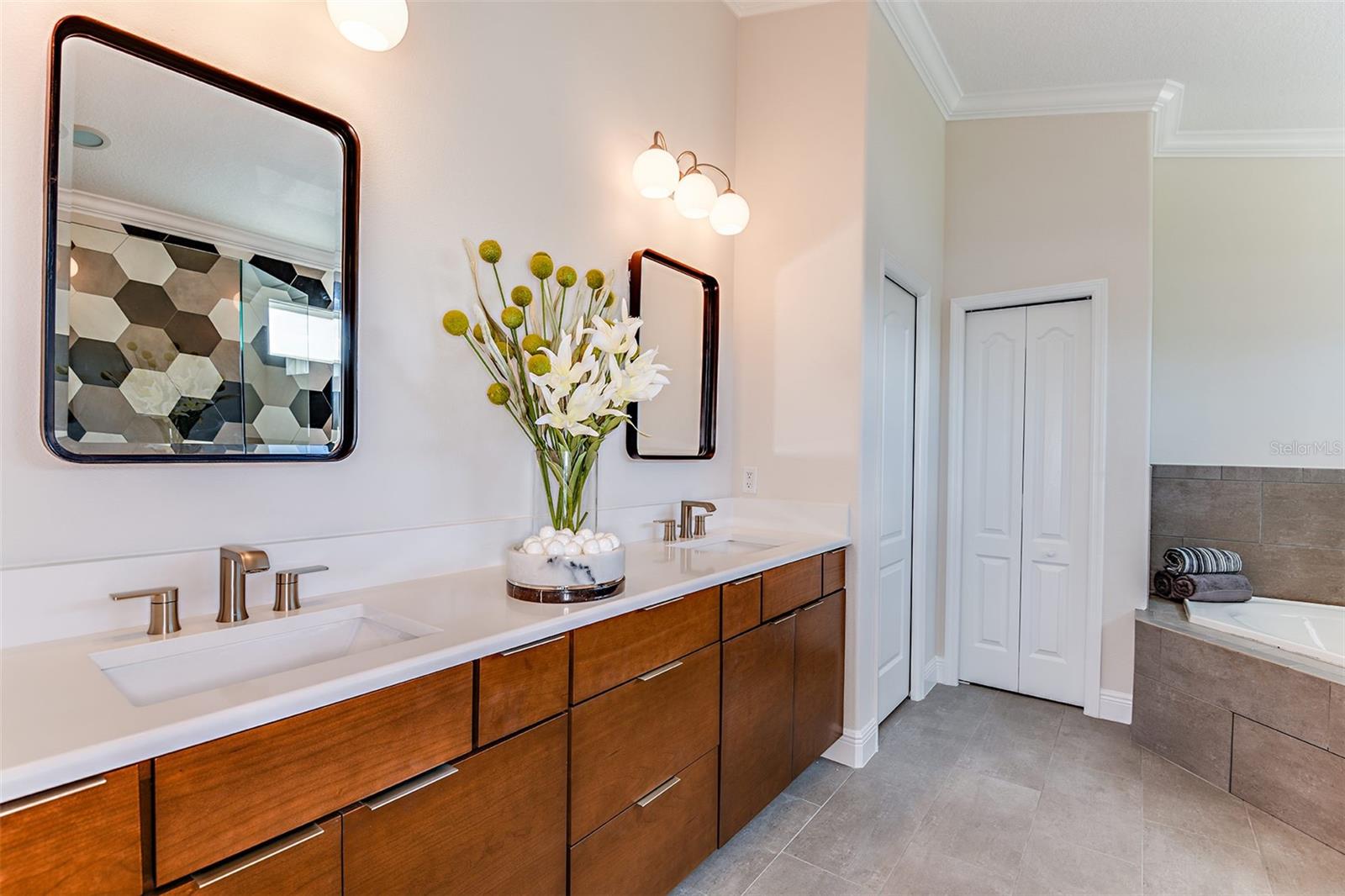 SUNSET ESTATES - Residential