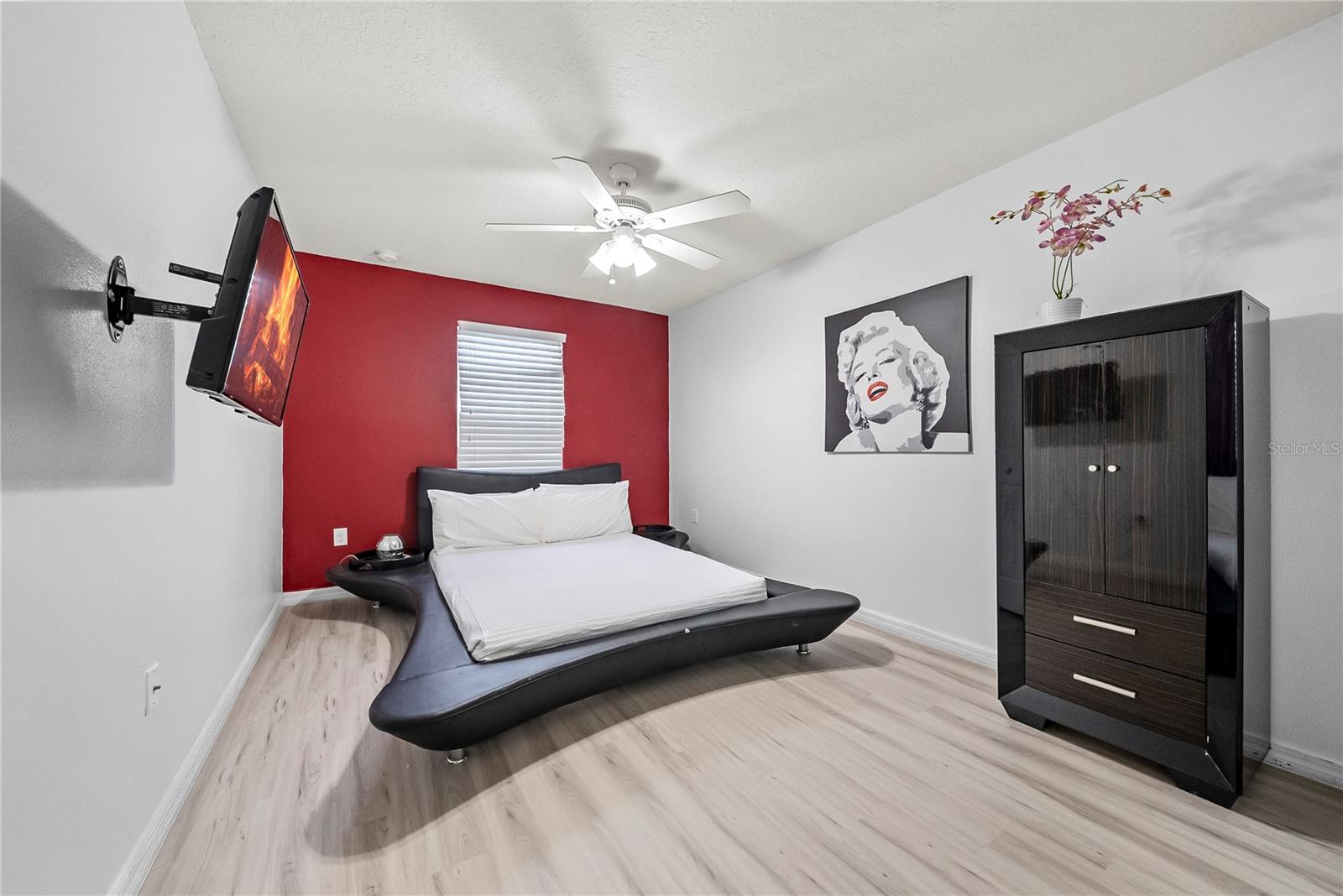 CRYSTAL COVE RESORT - Residential