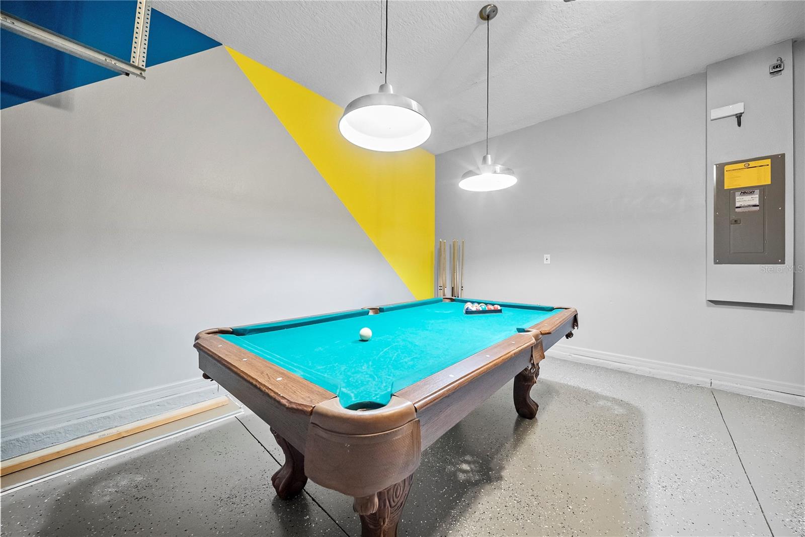 CRYSTAL COVE RESORT - Residential