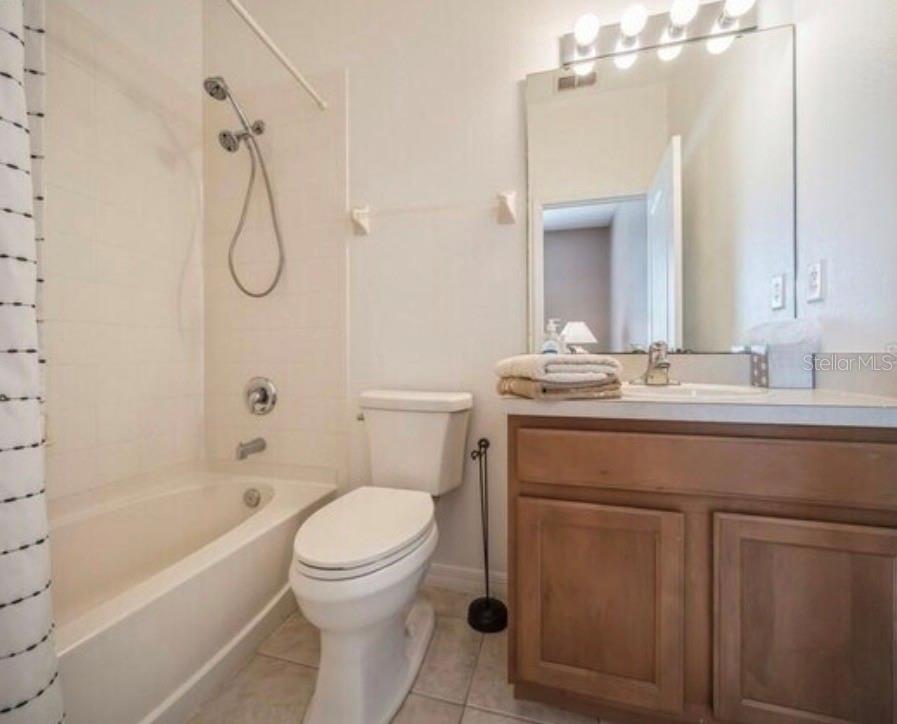 TOWNS LEGACY PARK - Residential Lease