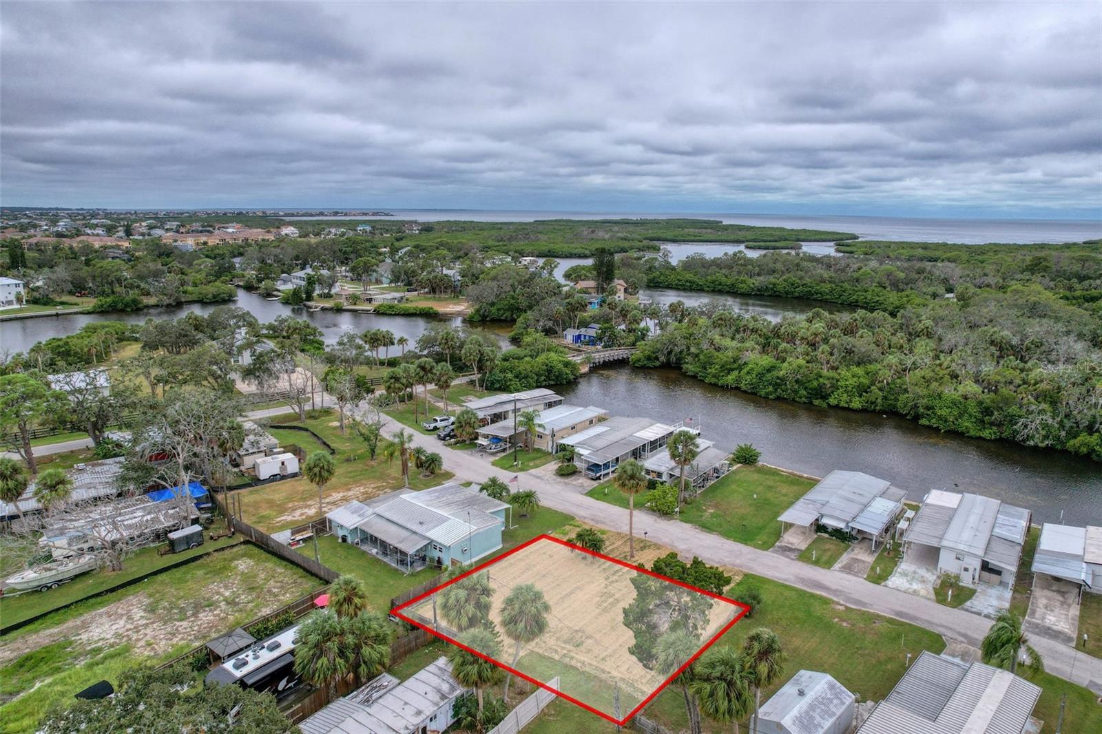 EDGEWATER GARDENS - Land