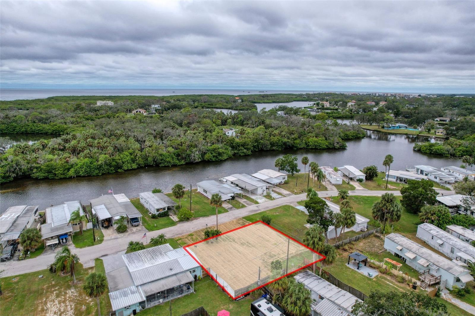 EDGEWATER GARDENS - Land